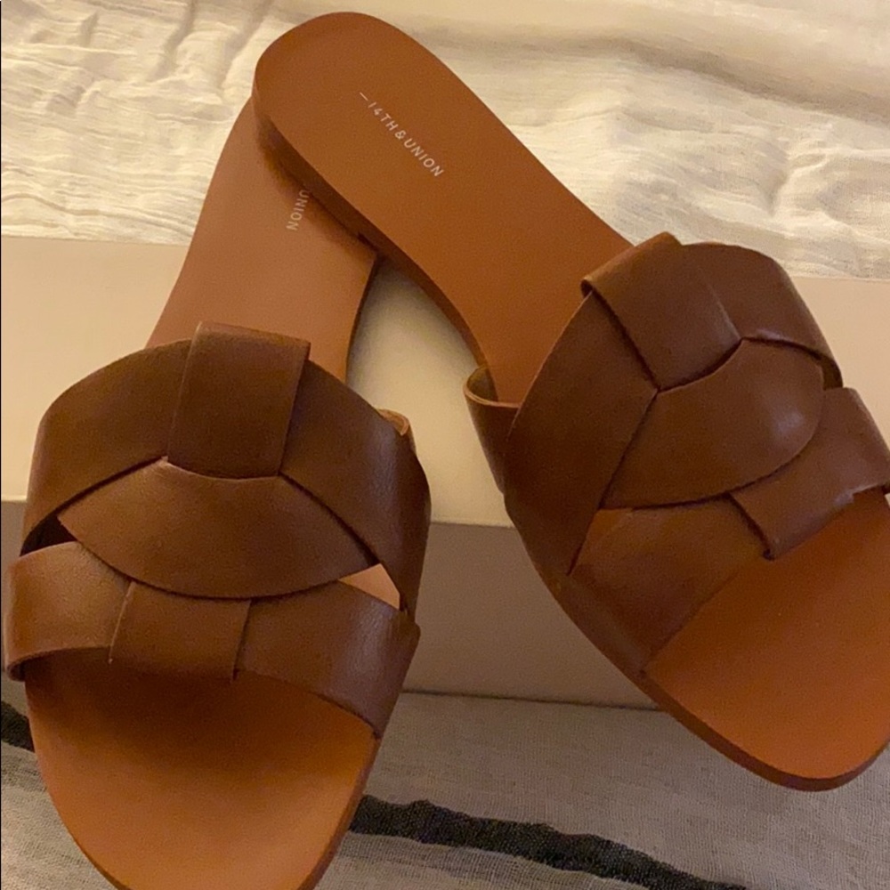 Brand new sandals cogñac faux leather